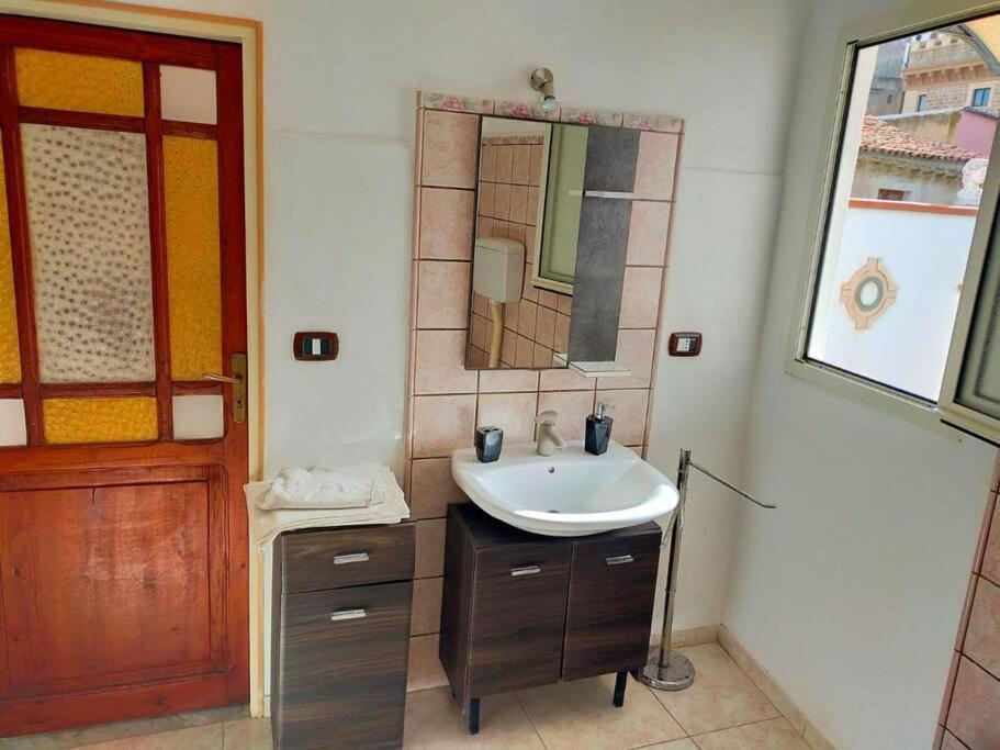 Casa Vacanza "Il Cortiletto" שאקה מראה חיצוני תמונה
